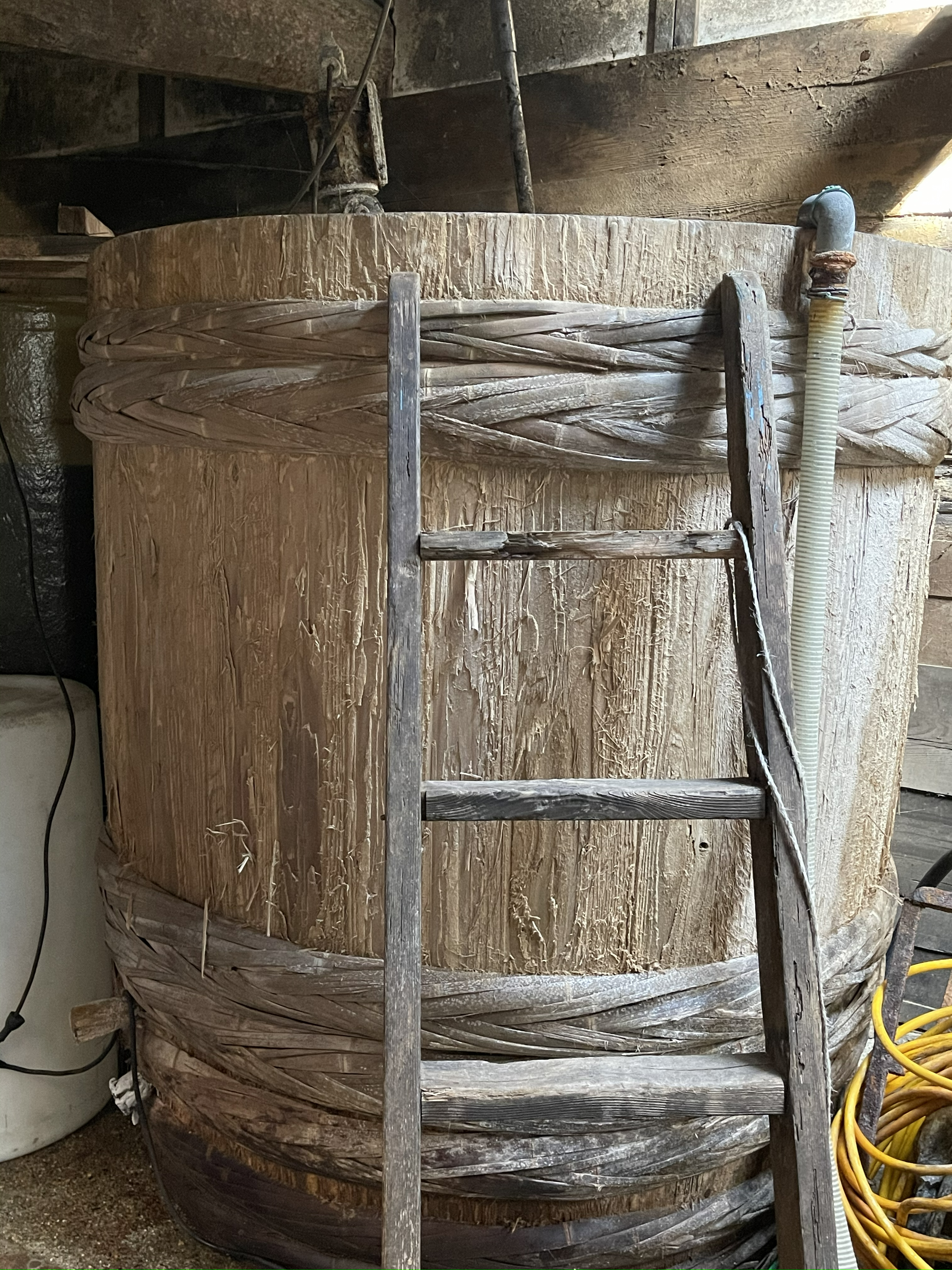 １８２６　醤油が造られる杉木桶